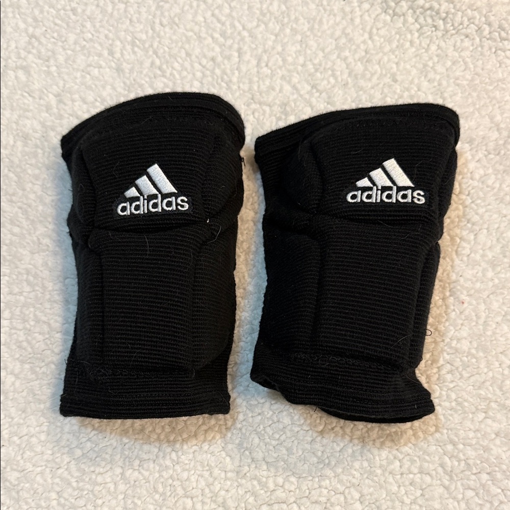 Adidas Black Sports Knee Pads